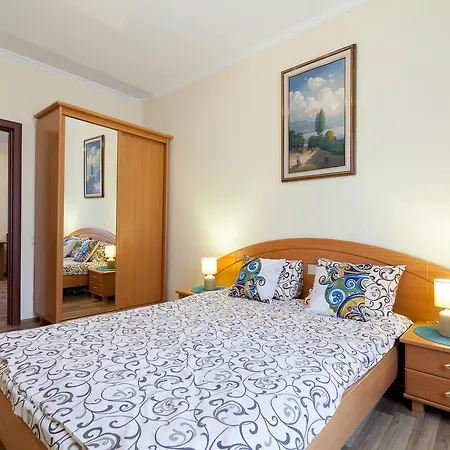 On Yana Zhizhky Apartment Lviv